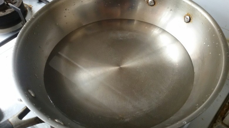 鲜虾番茄意面,做一锅开水,水多一些。