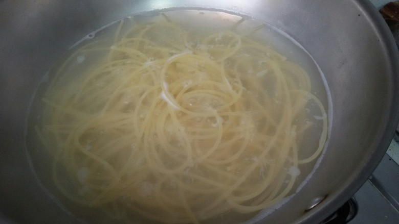 鲜虾番茄意面,我用的7#,大约煮了10min