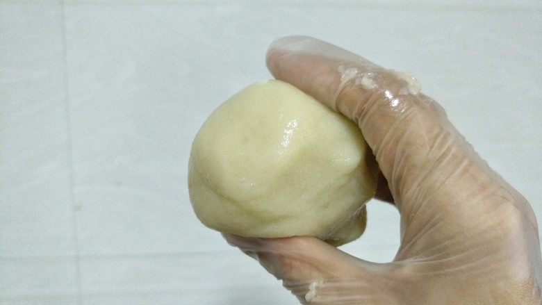 面包机版椰香年糕,底部收口包圆,切记不要露馅