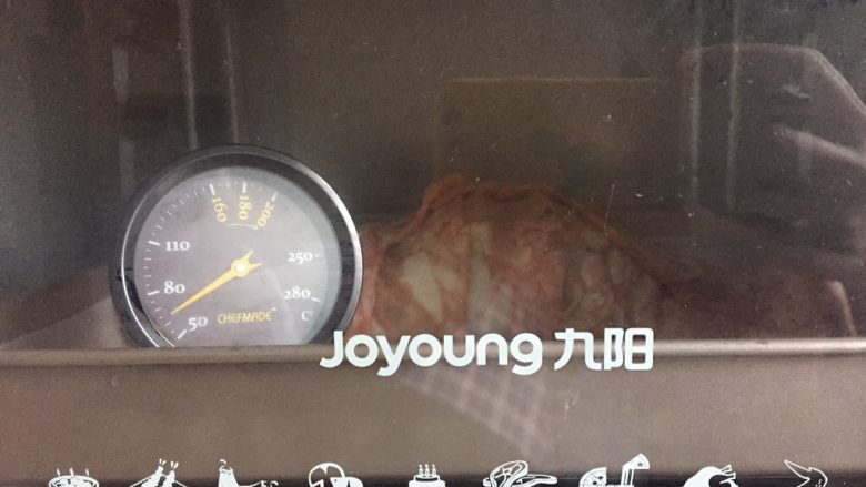 海贼王路飞同款鸡腿,送入烤箱240度正反面各烤15分钟左右