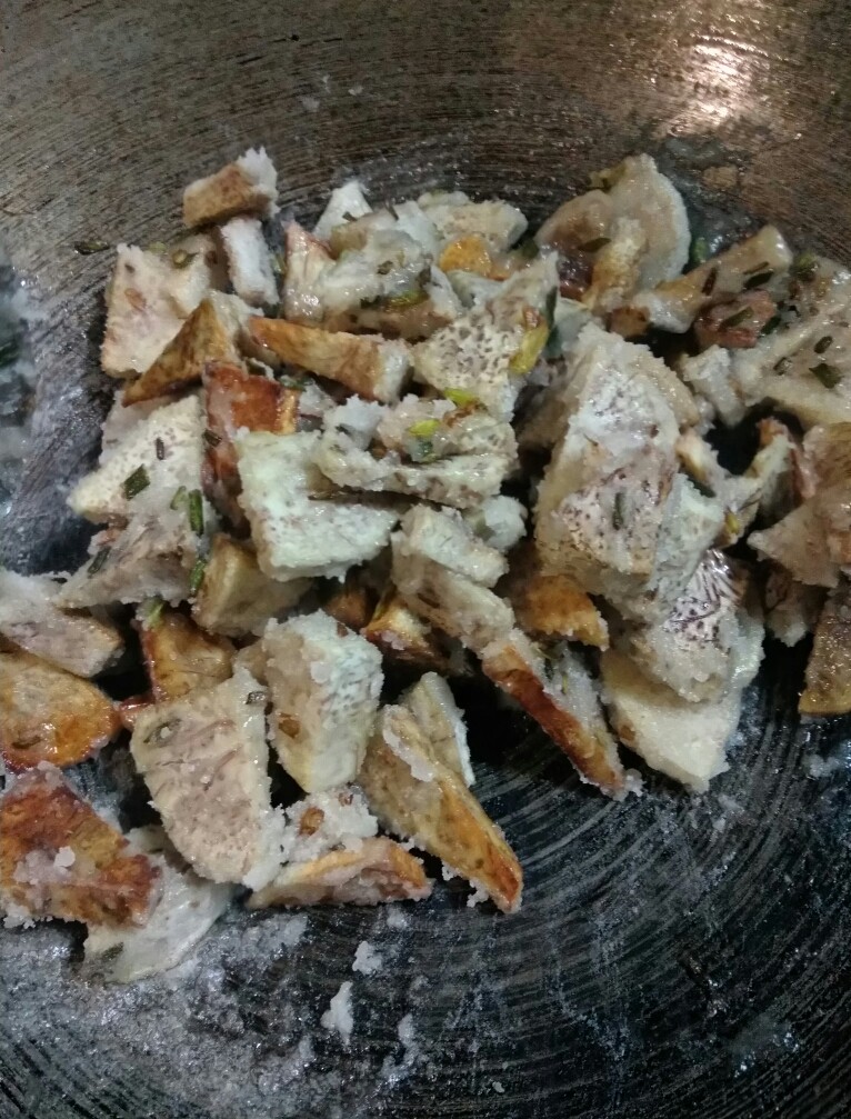 反沙芋头,糖浆煮好忘了拍,下次补上!