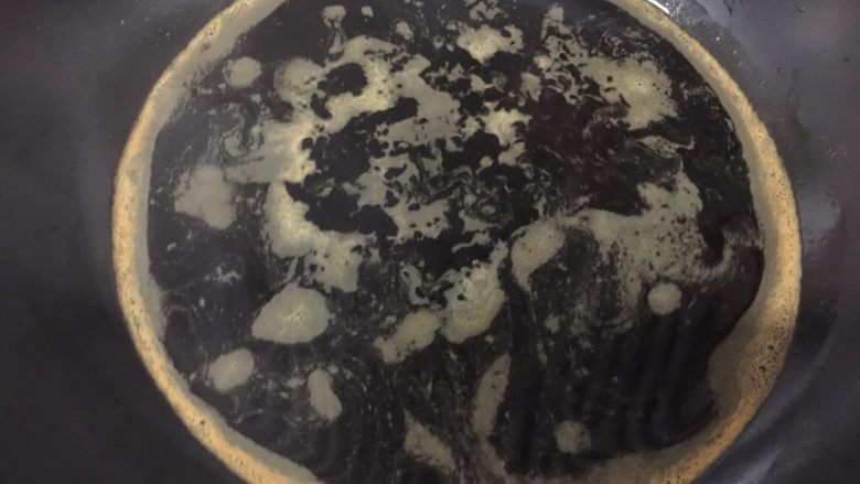 焦糖珍珠奶茶(健康自制),红糖水煮开后
