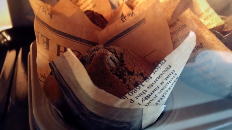 伯爵樱桃磅蛋糕,入预热好的烤箱,180°C24min左右。