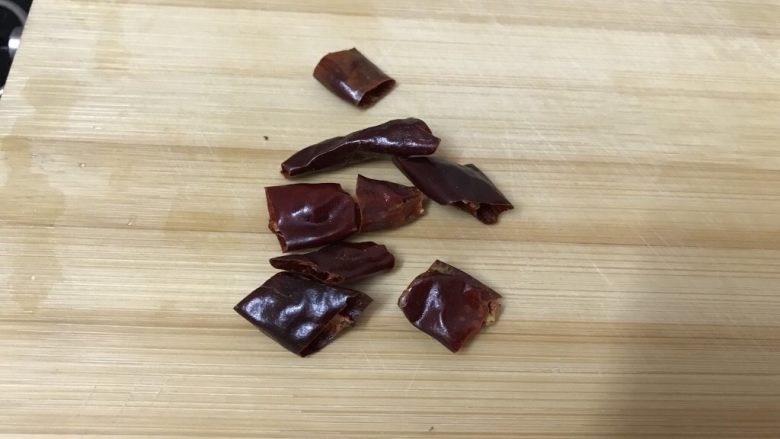 绿色美食~素炒西葫芦丝,辣椒剪段,不喜辣的可免