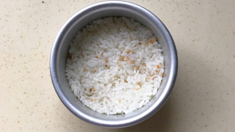 猪扒米汉堡,压紧,压紧实了