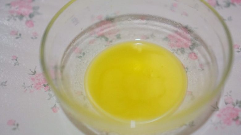 茶香果甜玛德琳,准备好融化的黄油~