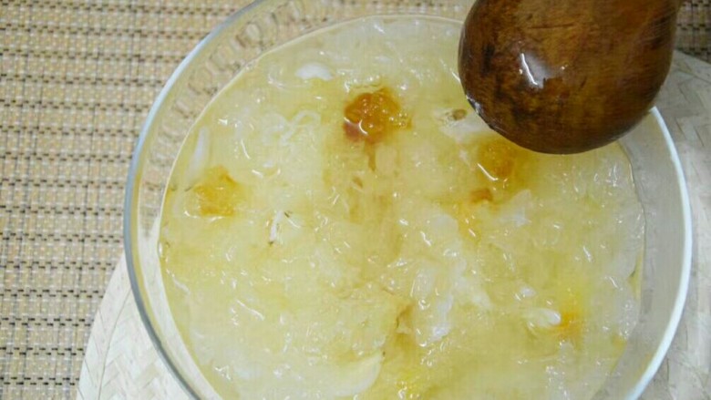 滋润养颜丑耳糖水,近看成果不错哟~
