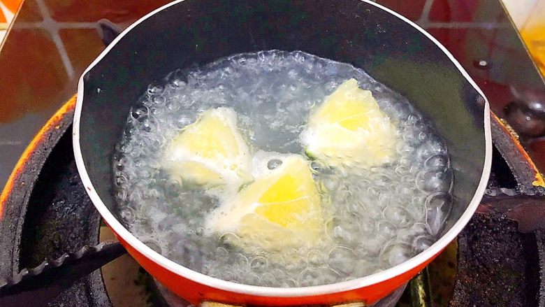 绿色美食+健康饮食之牛油果先生爱上梨小姐,小火煮两分钟!
