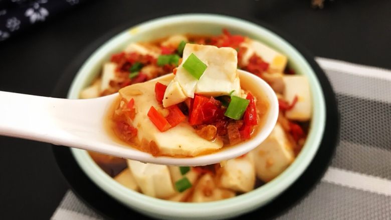 剁椒蒸豆腐~15分钟快手菜,老板,快上2大碗米饭呀🤤🤤🤤