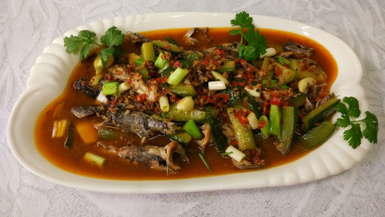 红烧三角峰,洒<a style='color:red;display:inline-block;' href='/shicai/ 131'>香菜</a>,真的好好吃哦!