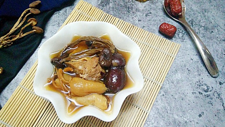 暖冬滋补汤,有爱喝汤的么?来一碗吧
