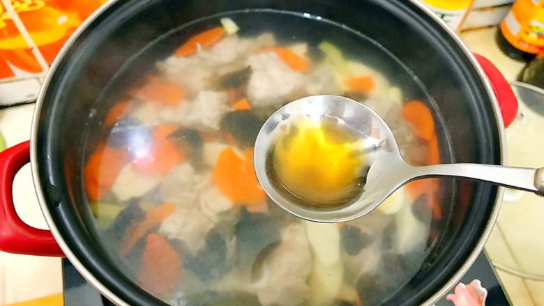 山药黑木耳胡萝卜排骨汤,加一勺料酒!