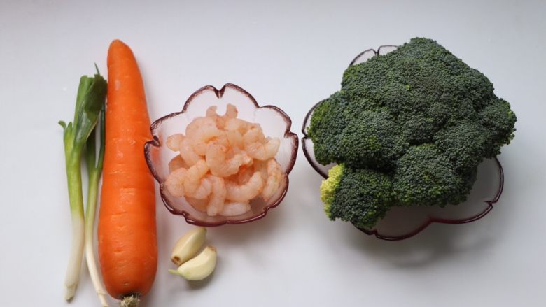 虾仁西兰花~养生又美味,食材准备
