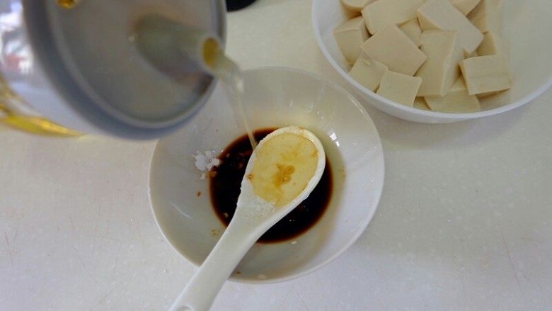 豉汁蒸豆腐,一勺食用油