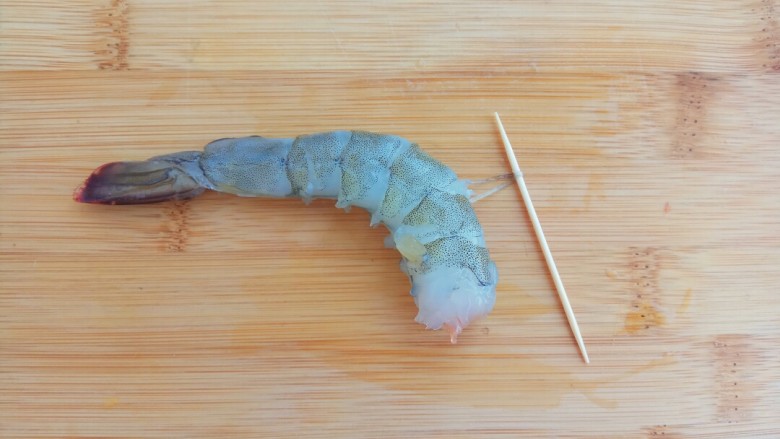 鲜到没朋友~玉子虾仁,用牙签挑出虾线