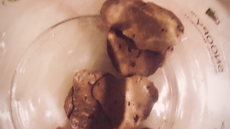 家常紫薯曲奇
,放入提前预热好的烤箱,160度上下火,25到30分钟,我是个非常马虎的人,反正成品不多,哈哈哈哈,味道很好,特别香
