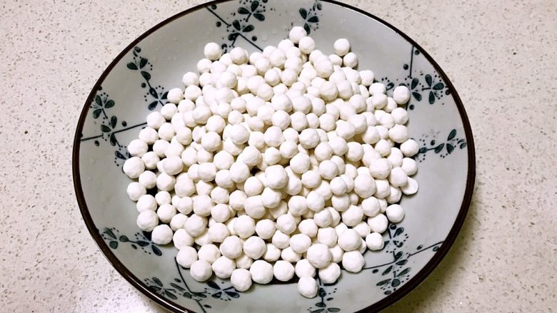 风味独特的 杂蔬炒珍珠丸子,糯米<a style='color:red;display:inline-block;' href='/shicai/ 4921'>珍珠丸子</a>