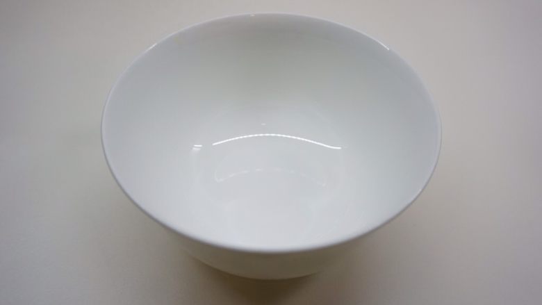 糖醋莲藕,准备一个干净的小碗