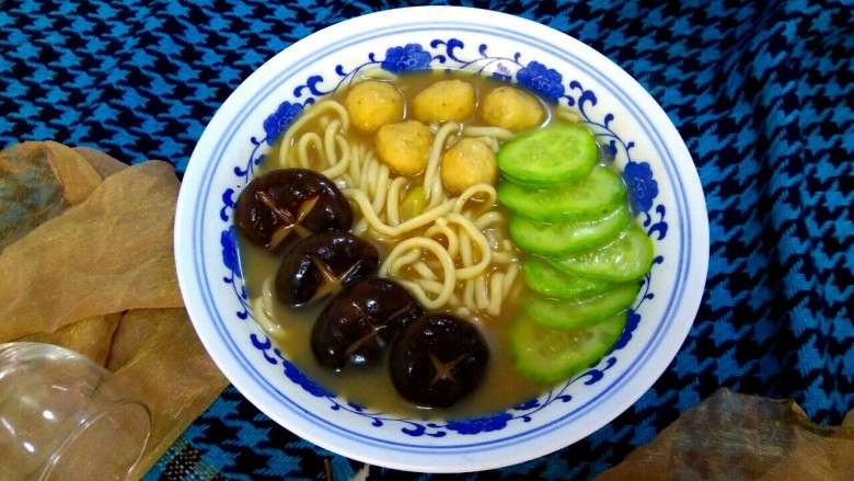 香菇鸡丸面,成品展示,色香味俱全