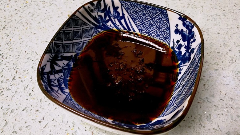 古早味猪油拌饭,珠油就熬好了,倒出备用。