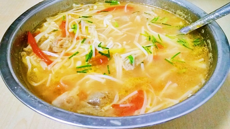 #冬喝暖饮夏吃冰#+金针菇排骨汤