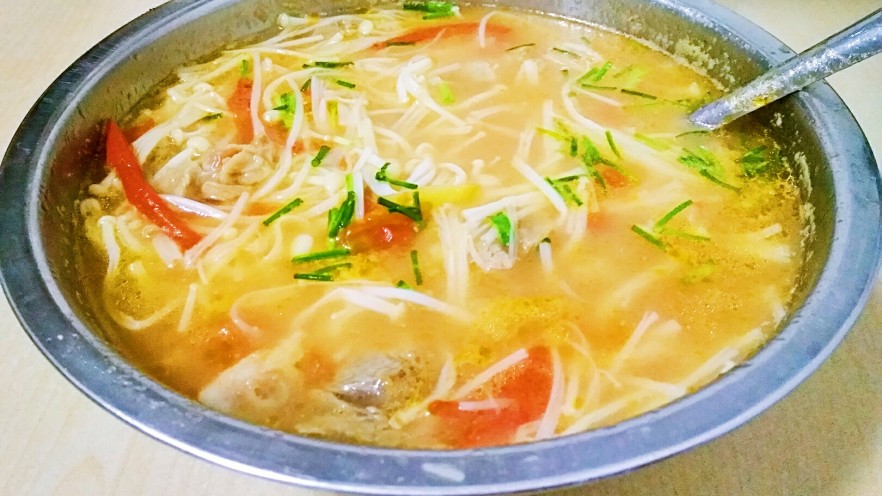 #冬喝暖饮夏吃冰#+金针菇排骨汤