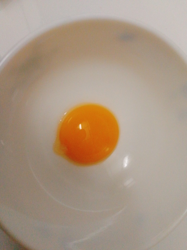 家有烤箱+云朵鸡蛋吐司,小心弄蛋黄,千万别破,
