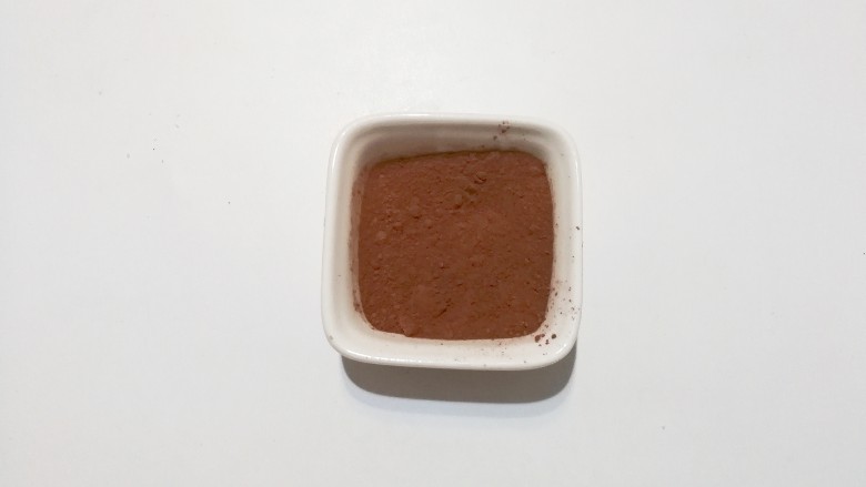 蘑菇饼干,找个小碟子倒入适量<a style='color:red;display:inline-block;' href='/shicai/ 920'>可可粉</a>;
