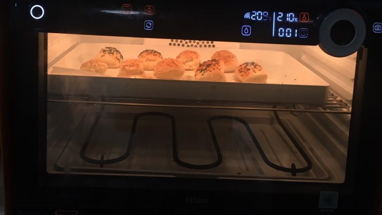 最酥脆的烧饼方子,烤箱里已经变成小胖墩了,萌萌哒