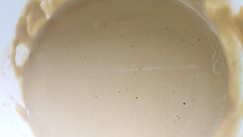 酱汁茄子,搅拌期间一点一点加水,最后搅拌成颜色比较浅的浓酱汁