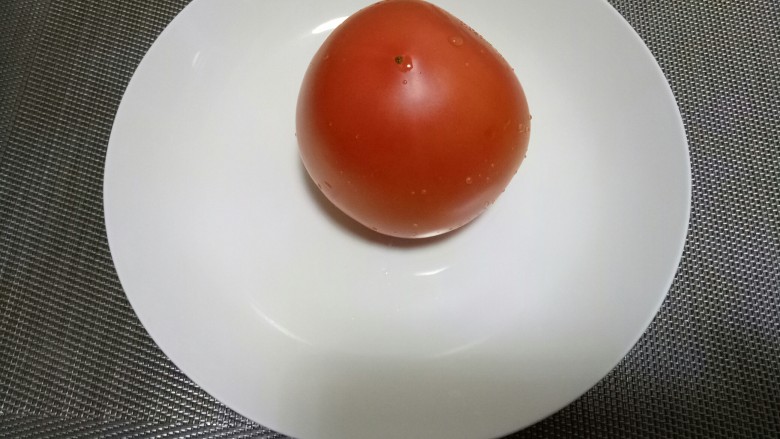 #家常菜木须柿子#,<a style='color:red;display:inline-block;' href='/shicai/ 3551'>西红柿</a>洗净,备用。