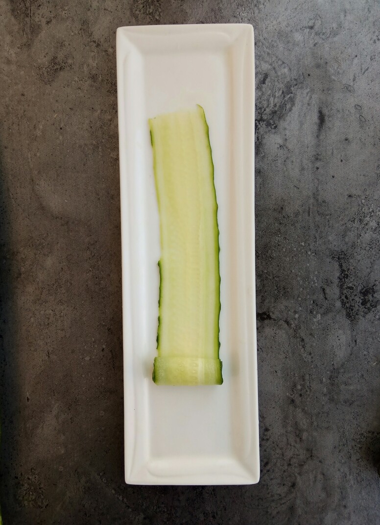 开胃爽口菜~浇汁黄瓜,再像这样卷起来