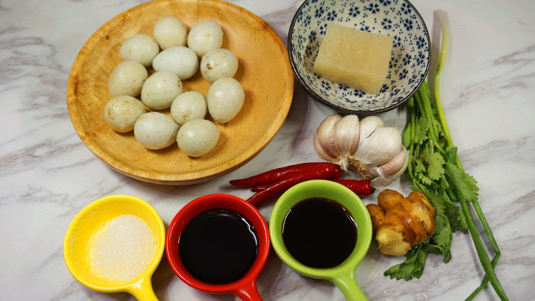 怪味小皮蛋,提前将原材料准备好
叨叨叨:<a style='color:red;display:inline-block;' href='/shicai/ 80053'>鹌鹑皮蛋</a>直接在超市购买