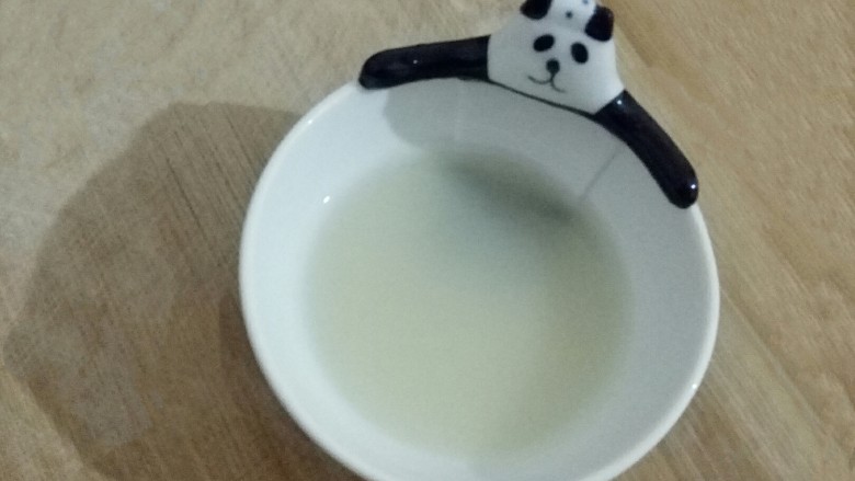 小苹果馒头,<a style='color:red;display:inline-block;' href='/shicai/ 731'>酵母</a>用温水和开