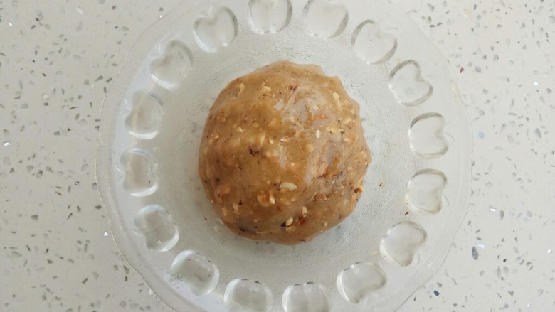 #家有烤箱#榛仁酥~酥到掉渣,揉拌均匀,如果面团比较干需要再加一点点<a style='color:red;display:inline-block;' href='/shicai/ 140122'>玉米油</a>,面团湿润一些烤出来比较好吃