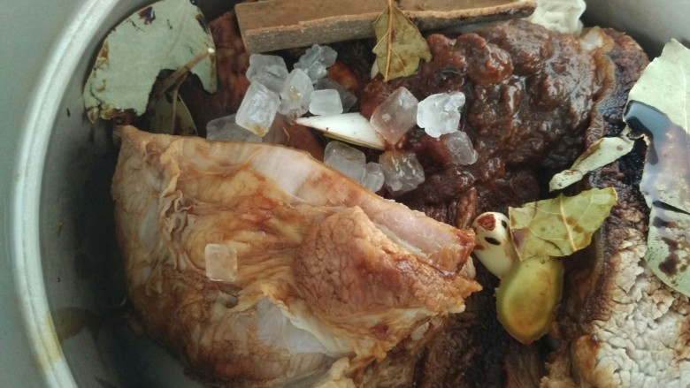 酱牛肉,把所有料加好