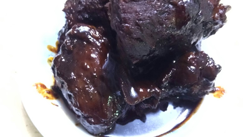 酱牛肉,然后冰箱冷藏放1天之后再吃,这样肉比较紧致