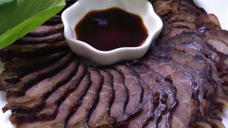 酱牛肉,可以配上自己喜欢的酱