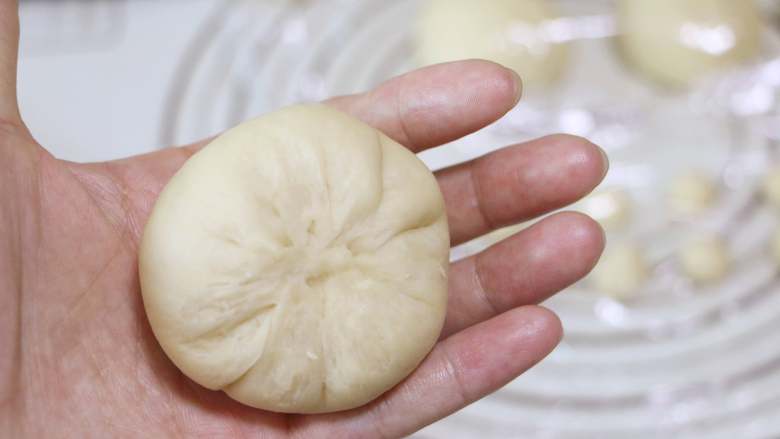 轻松熊小面包,像包包子一样包起来,收口捏紧