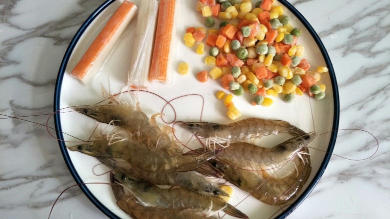 海鲜砂锅粥(宝宝辅食),煮粥的时候准备好其他配料