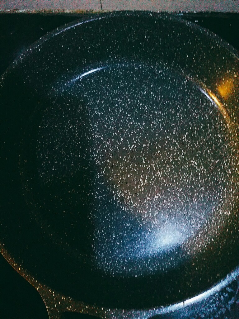 辅食:鸡肉松,大火热火,然后用改小火。
