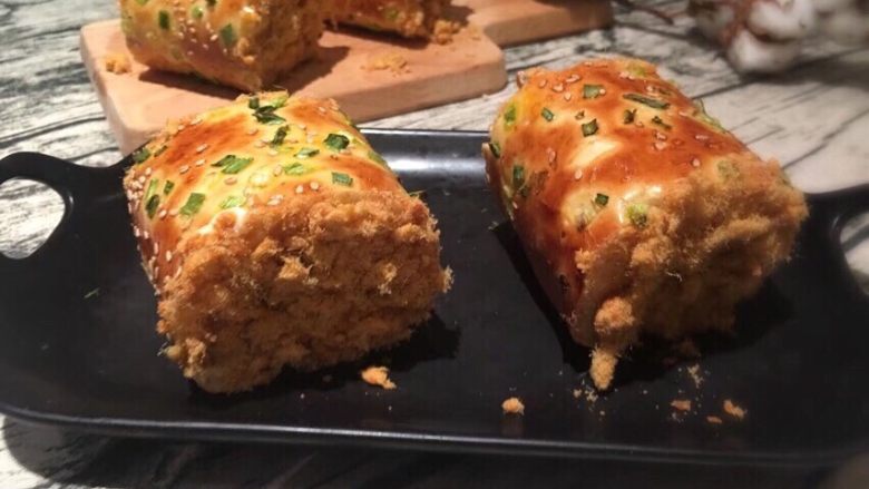 香葱肉松面包卷,美美的享用吧!