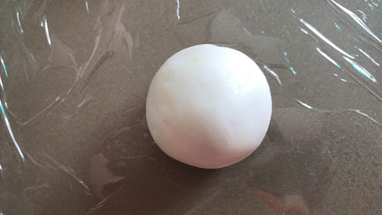 番薯汤圆糖水,包好,搓圆,备用。
