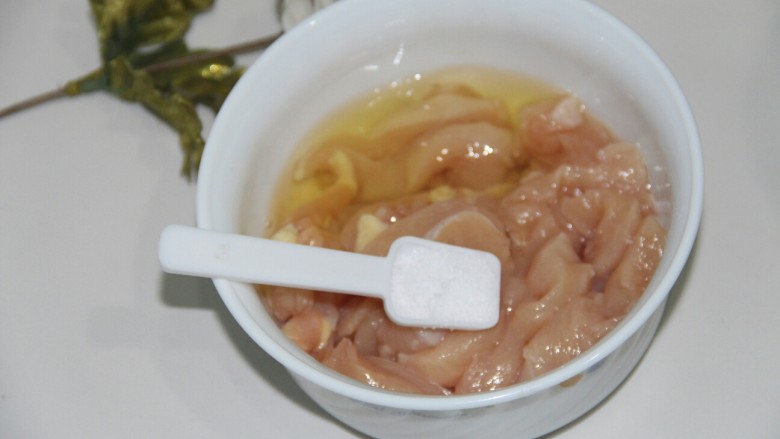 美味炸鸡柳,加一勺盐