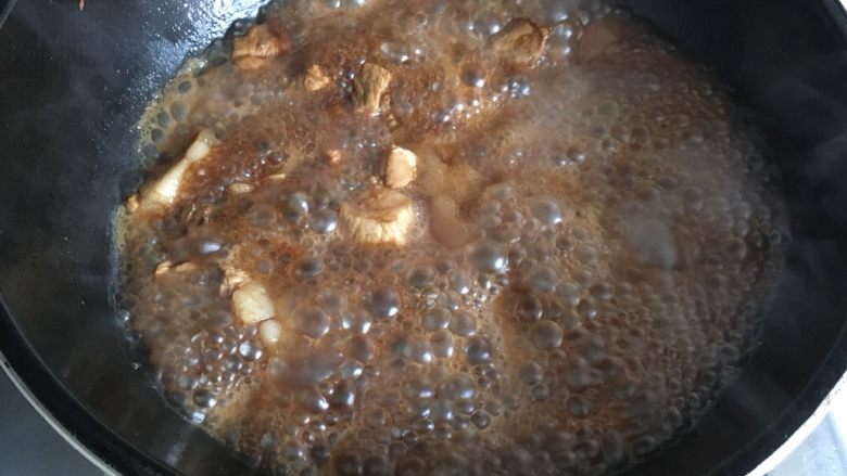 美味红烧肉,没过猪肉,大火烧开转小火