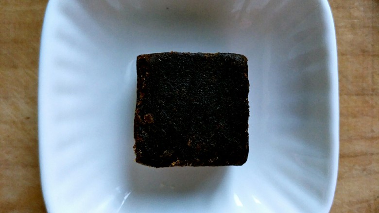 #家有烤箱#+低卡红枣糕,红枣用刀弄碎