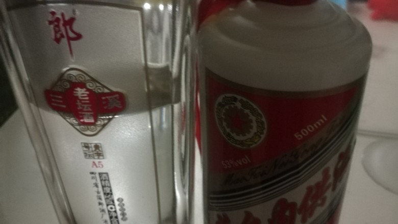 清蒸大闸蟹,加入少量<a style='color:red;display:inline-block;' href='/shicai/ 900'>白酒</a>一起蒸,味道很好,很鲜美。