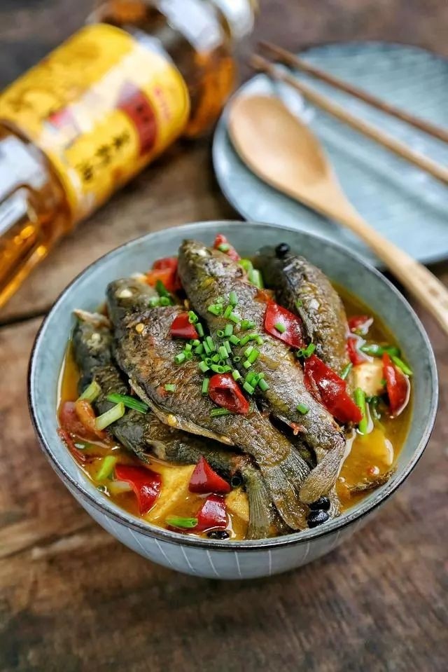鲫鱼豆腐汤,喝口汤汁更鲜嫰!