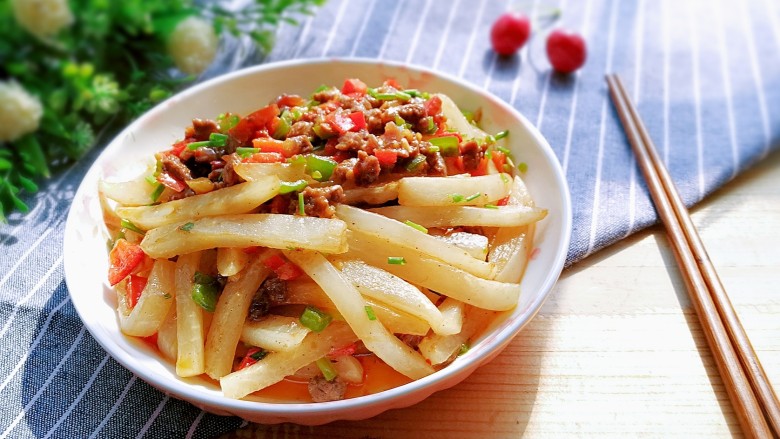 牛肉筷子萝卜,成品!美味牛肉萝卜条,美美享用吧!