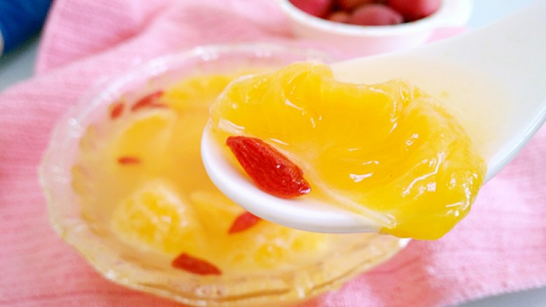 橘子罐头,也可以加上一点<a style='color:red;display:inline-block;' href='/shicai/ 673'>枸杞</a>搭配更美哦!